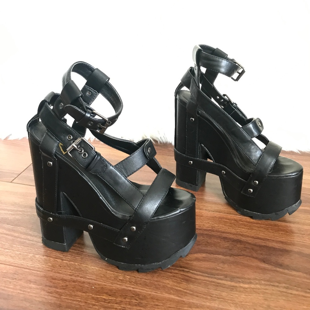 YRU Nightcall Platform Sandals - US 6 / EU 36